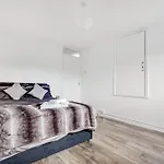 Luxury 3 Bedroom Home In Brighton